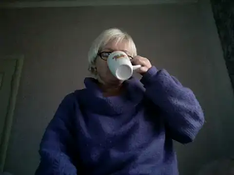 Snapshot of Mayya4321 chatting on February 14, 2025, 2:02 pm Mayya4321 online show from February 14, 2025, 2:02 pm