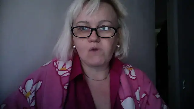 Snapshot of Mayya4321 chatting on November 24, 2025, 10:37 am Mayya4321 online show from November 24, 2025, 10:37 am