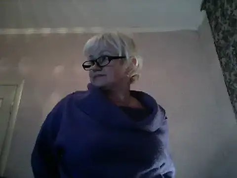 Snapshot of Mayya4321 chatting on February 15, 2025, 6:33 pm Mayya4321 online show from February 15, 2025, 6:33 pm