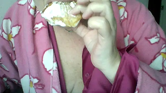 Snapshot of Mayya4321 chatting on November 18, 2025, 10:18 am Mayya4321 online show from November 18, 2025, 10:18 am