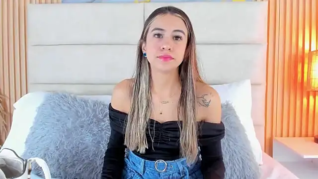 Ariana greenblat online show from April 18, 2026, 3:47 pm