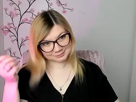 Lola moree online show from April 4, 2026, 12:01 pm