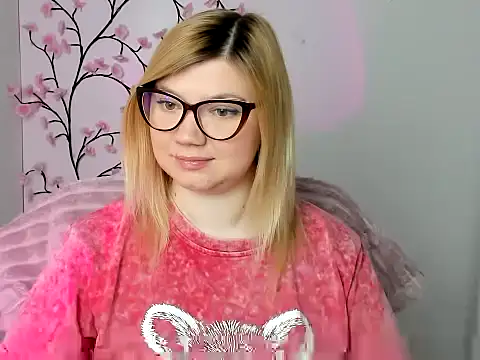 Snapshot of Lola_moree chatting on May 9, 2026, 5:44 am Lola moree online show from May 9, 2026, 5:44 am