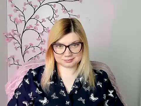 Snapshot of Lola_moree chatting on May 13, 2026, 11:50 am Lola moree online show from May 13, 2026, 11:50 am