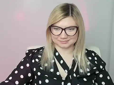 Lola moree online show from November 3, 2025, 1:15 pm