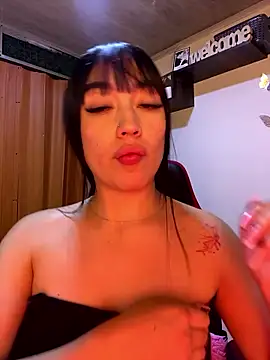 Snapshot of Melody_rousse_ chatting on November 12, 2025, 7:18 pm Melody rousse online show from November 12, 2025, 7:18 pm