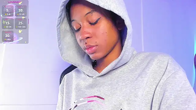 Zaira Rose  online show from October 8, 2025, 2:51 pm