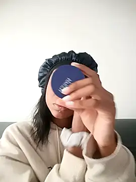 Zaira Rose  online show from February 7, 2026, 1:52 pm