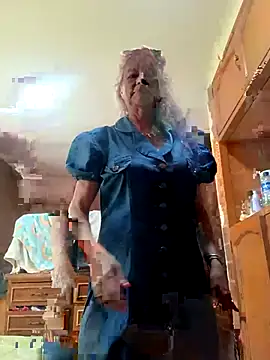 MaryLunna online show from March 3, 2025, 7:07 pm