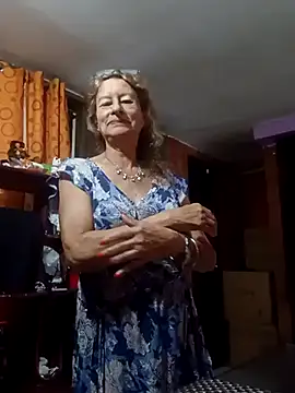 MaryLunna online show from March 5, 2025, 1:17 pm