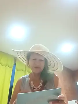 MaryLunna online show from March 14, 2025, 11:01 am