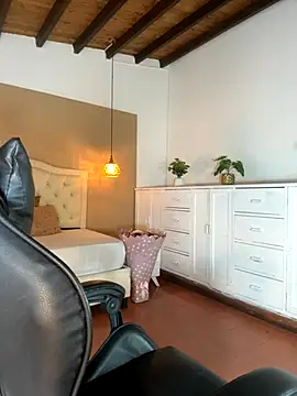 Hadley  online show from October 30, 2025, 4:11 am