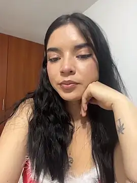 Snapshot of eileensophi chatting on December 23, 2025, 2:11 am eileensophi online show from December 23, 2025, 2:11 am