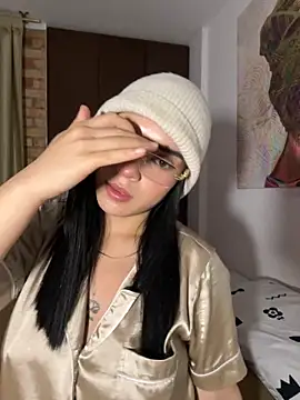 Snapshot of eileensophi chatting on October 25, 2025, 6:01 am eileensophi online show from October 25, 2025, 6:01 am