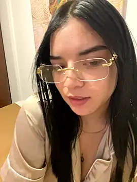 Snapshot of eileensophi chatting on October 27, 2025, 3:07 am eileensophi online show from October 27, 2025, 3:07 am