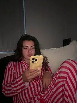 cute carly  online show from May 31, 2026, 8:42 pm