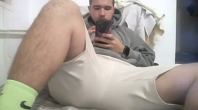 Snapshot of Drag_Queen chatting on March 8, 2025, 5:33 pm Drag Queen online show from March 8, 2025, 5:33 pm