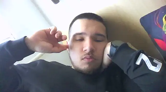 Snapshot of Drag_Queen chatting on February 10, 2025, 1:33 pm Drag Queen online show from February 10, 2025, 1:33 pm