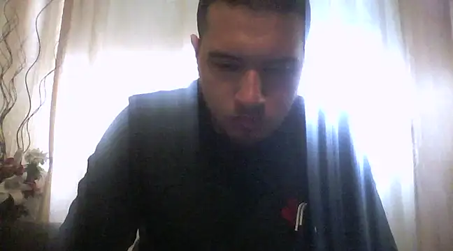 Snapshot of Drag_Queen chatting on February 7, 2025, 12:06 pm Drag Queen online show from February 7, 2025, 12:06 pm