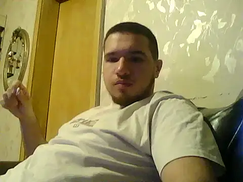 Snapshot of Drag_Queen chatting on February 9, 2025, 6:47 pm Drag Queen online show from February 9, 2025, 6:47 pm