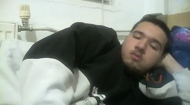 Snapshot of Drag_Queen chatting on March 18, 2025, 7:33 pm Drag Queen online show from March 18, 2025, 7:33 pm