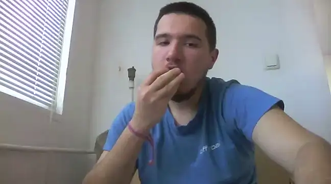 Snapshot of Drag_Queen chatting on March 16, 2025, 3:28 pm Drag Queen online show from March 16, 2025, 3:28 pm