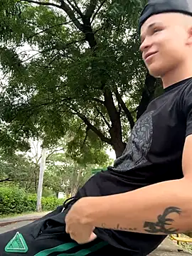 arevalo1124 online show from November 11, 2025, 9:42 pm