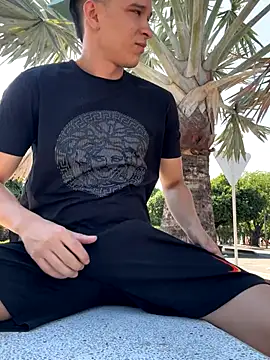 arevalo1124 online show from November 17, 2025, 2:43 pm