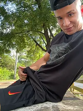 arevalo1124 online show from November 10, 2025, 8:47 pm