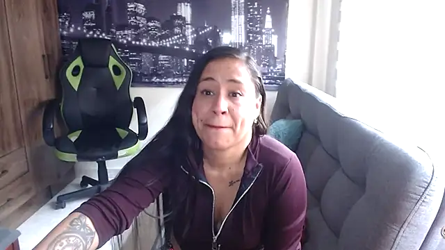 kamila lovee online show from November 21, 2025, 7:35 pm