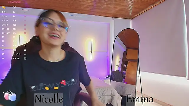 Snapshot of _Emma11 chatting on March 3, 2025, 7:39 pm Emma11 online show from March 3, 2025, 7:39 pm