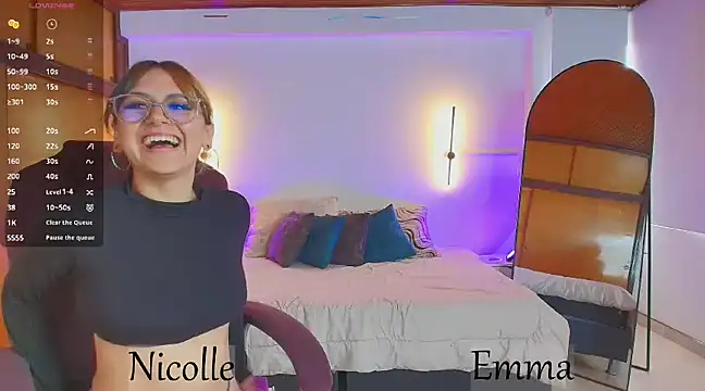 Snapshot of _Emma11 chatting on March 18, 2025, 7:44 pm Emma11 online show from March 18, 2025, 7:44 pm
