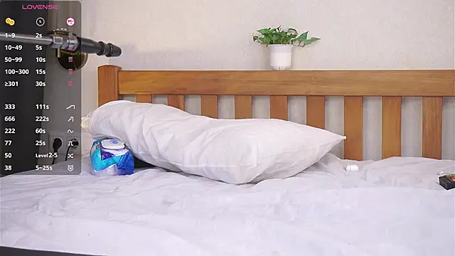 Snapshot of OdetteAven chatting on November 19, 2025, 4:07 pm OdetteAven online show from November 19, 2025, 4:07 pm