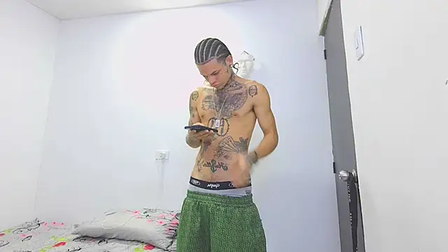 hot man05 online show from February 12, 2026, 5:29 am