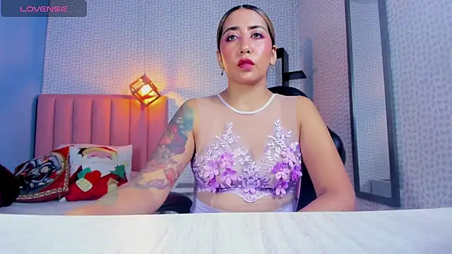 CALANTHELOVE1 online show from December 2, 2025, 3:19 am