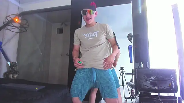 Thomas May4rs online show from February 19, 2025, 10:34 am