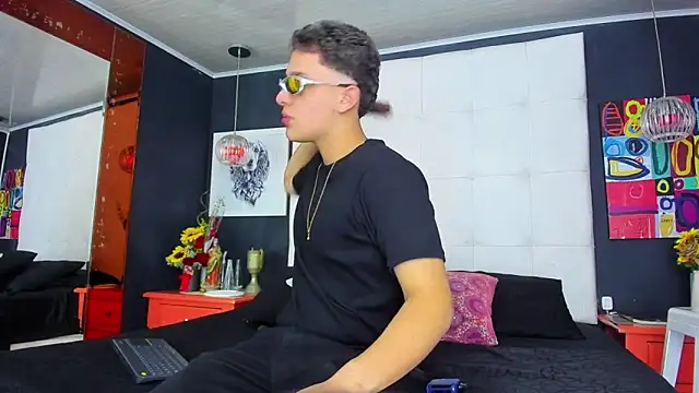 Thomas May4rs online show from March 12, 2025, 4:30 am