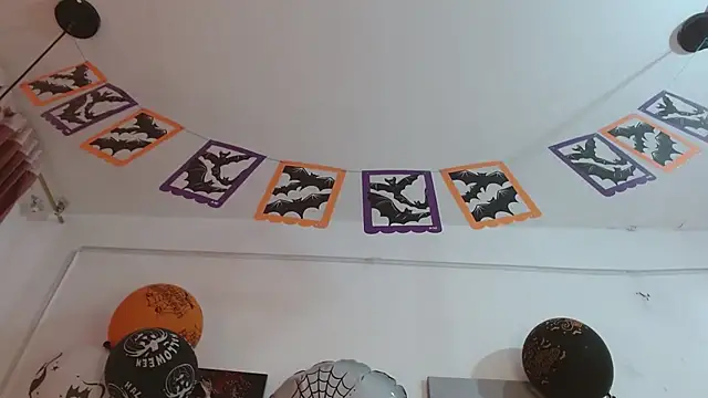 Snapshot of lunaember_cs chatting on October 30, 2025, 2:58 pm lunaember cs online show from October 30, 2025, 2:58 pm