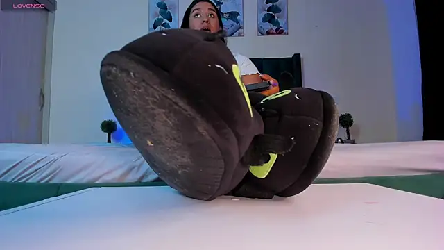 Snapshot of aleya_bliss chatting on November 5, 2025, 2:03 am aleya bliss online show from November 5, 2025, 2:03 am