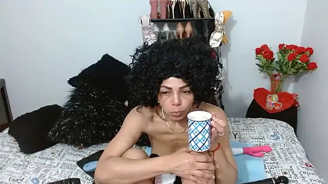 Lunasquirt1985 online show from February 13, 2026, 12:05 pm