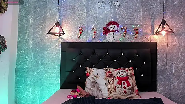 Snapshot of emberhodson chatting on December 3, 2025, 12:26 pm emberhodson online show from December 3, 2025, 12:26 pm