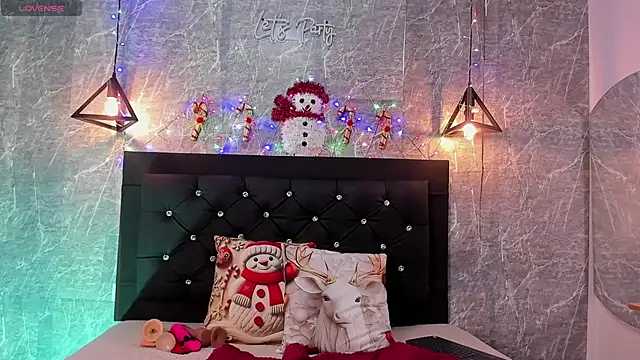 Snapshot of emberhodson chatting on November 27, 2025, 12:27 pm emberhodson online show from November 27, 2025, 12:27 pm