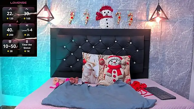 Snapshot of emberhodson chatting on December 4, 2025, 10:58 am emberhodson online show from December 4, 2025, 10:58 am