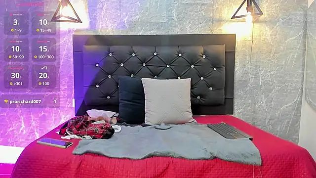 Snapshot of emberhodson chatting on October 4, 2025, 11:45 am emberhodson online show from October 4, 2025, 11:45 am