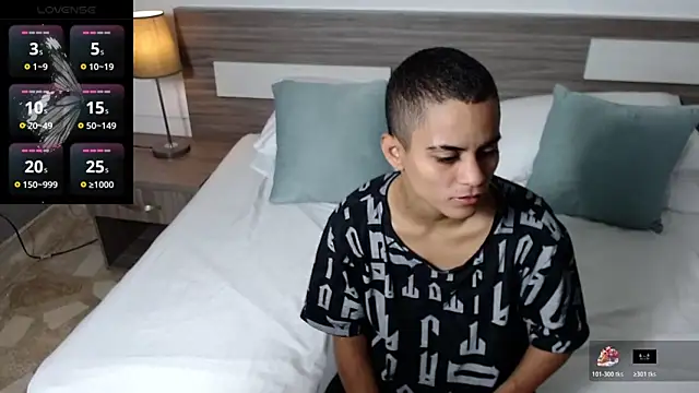 Liiamthompson online show from April 2, 2026, 9:49 am