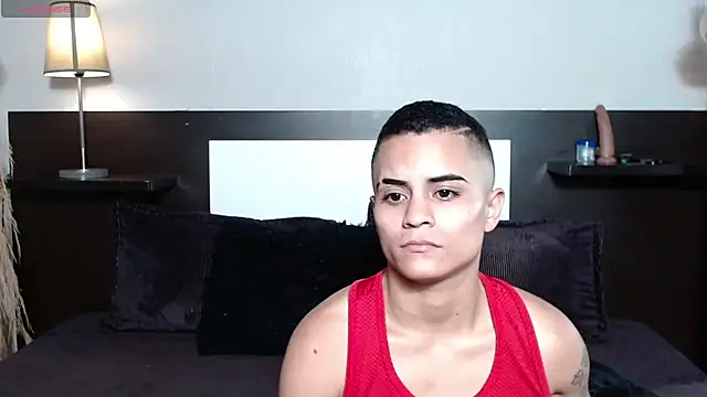 Liiamthompson online show from April 16, 2026, 9:50 pm