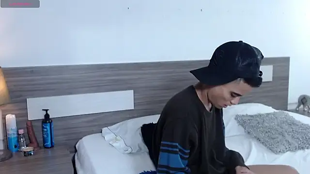 Snapshot of Liiamthompson chatting on December 1, 2025, 10:32 pm Liiamthompson online show from December 1, 2025, 10:32 pm