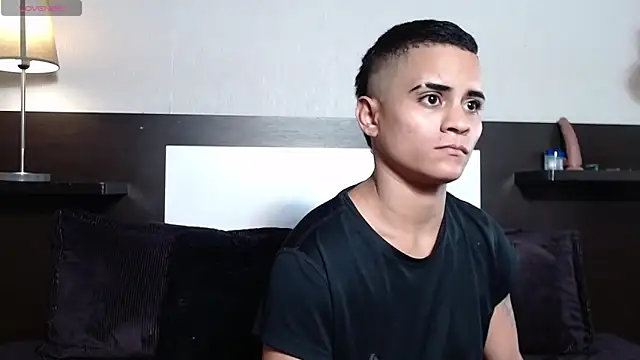 Liiamthompson online show from April 16, 2026, 9:26 pm