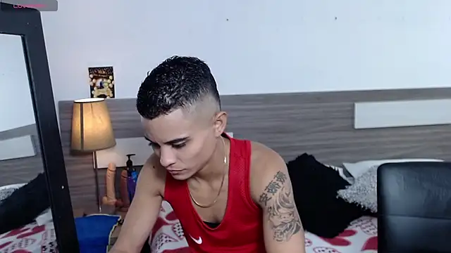 Snapshot of Liiamthompson chatting on November 19, 2025, 7:03 pm Liiamthompson online show from November 19, 2025, 7:03 pm