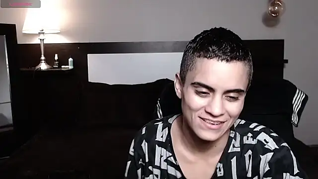 Snapshot of Liiamthompson chatting on May 2, 2026, 9:53 pm Liiamthompson online show from May 2, 2026, 9:53 pm
